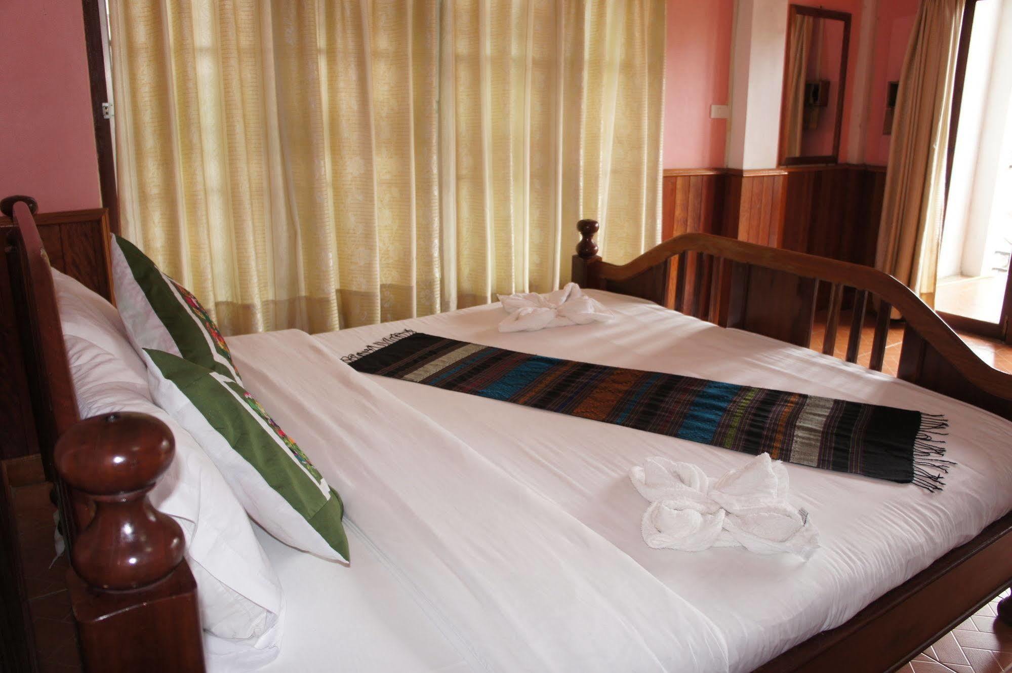 Domon Hotel Ванг-Виенг Экстерьер фото